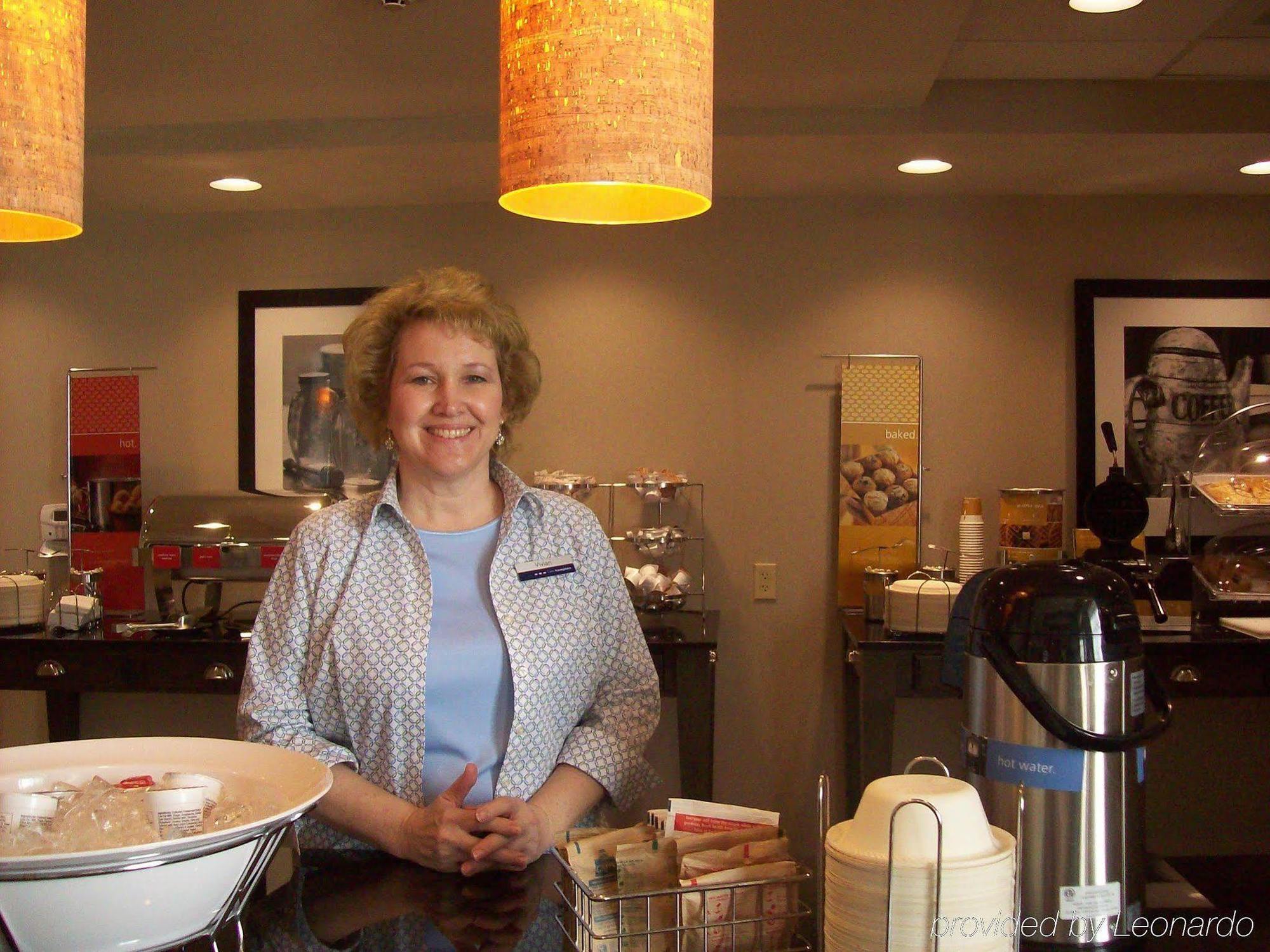 Hampton Inn & Suites Wiggins Restaurante foto