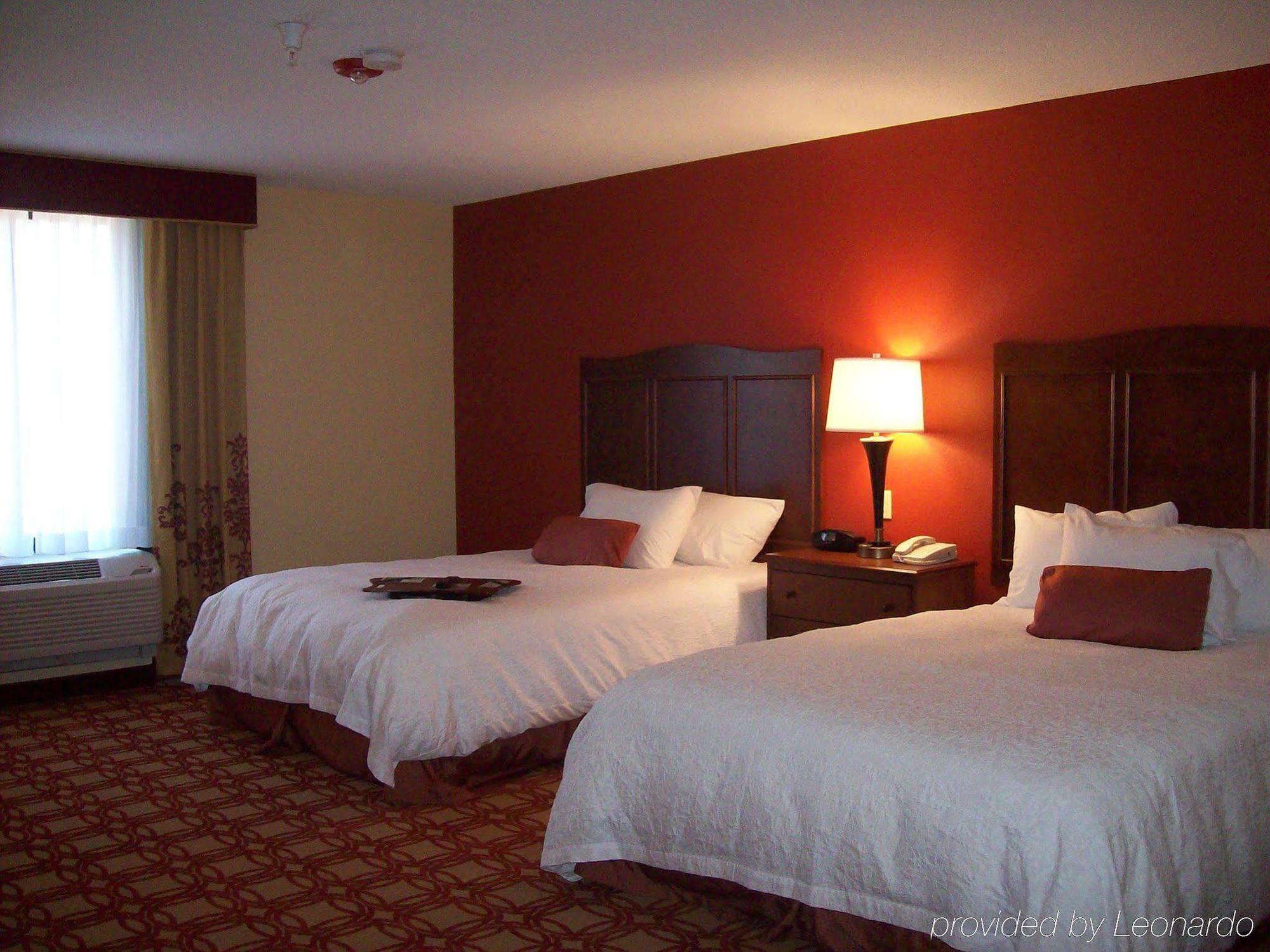 Hampton Inn & Suites Wiggins Habitación foto