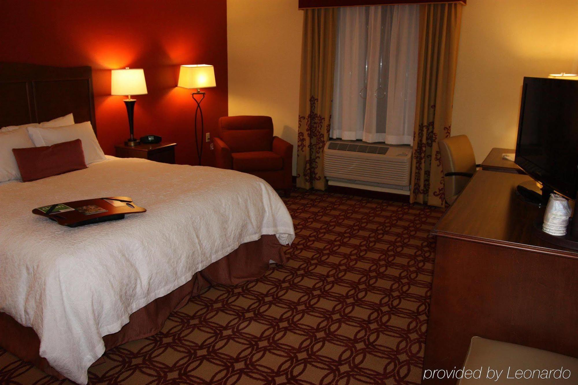 Hampton Inn & Suites Wiggins Habitación foto