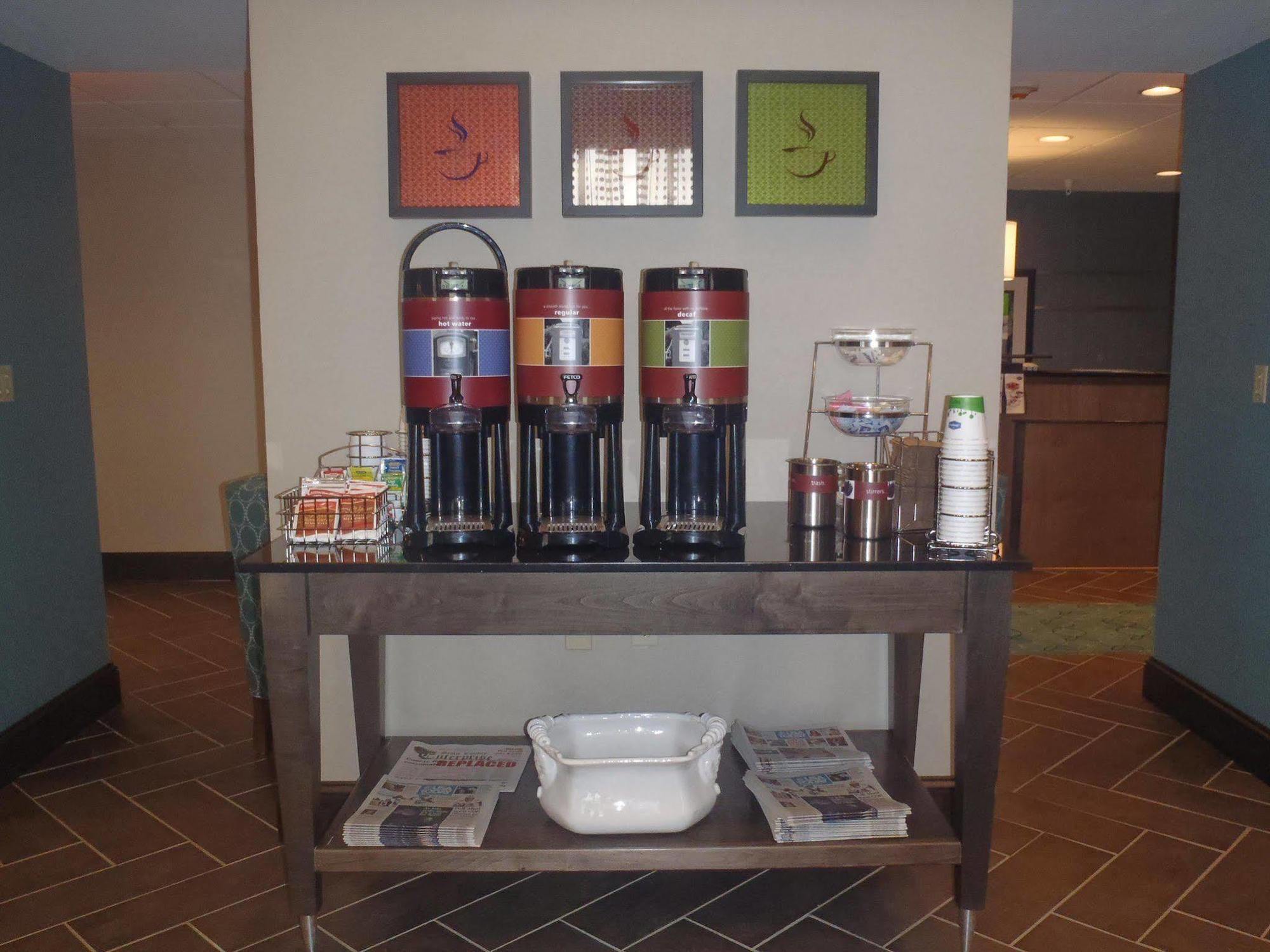 Hampton Inn & Suites Wiggins Restaurante foto