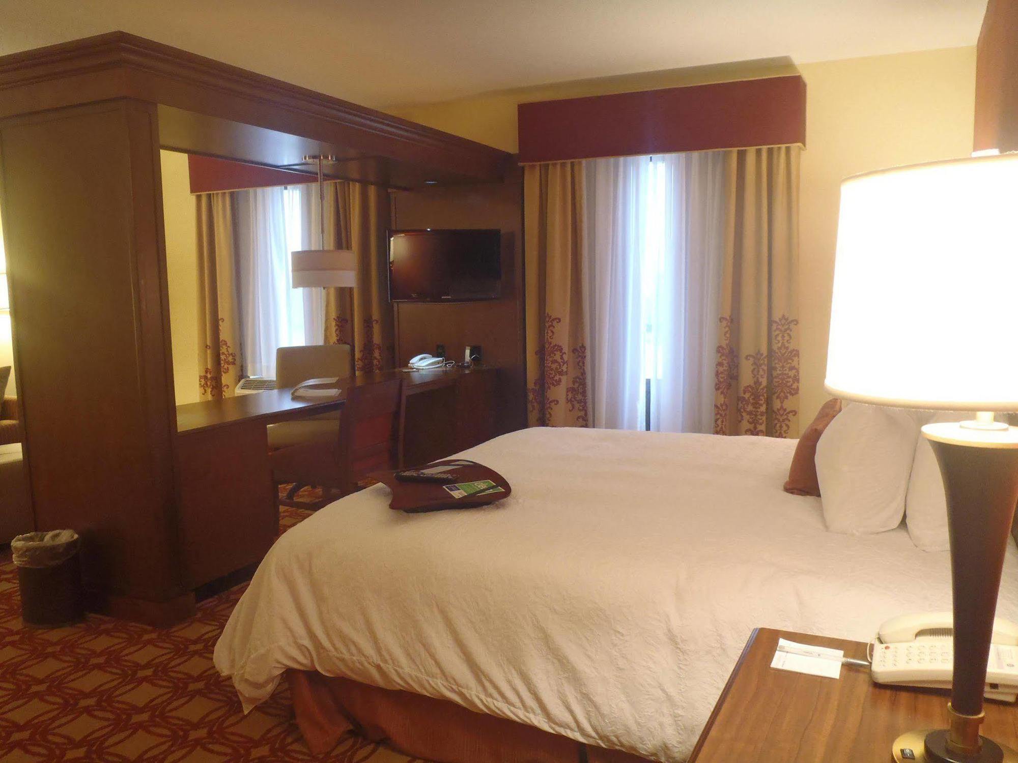 Hampton Inn & Suites Wiggins Habitación foto